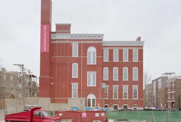 Photograph of a closed red-brick Chicago elementary school.